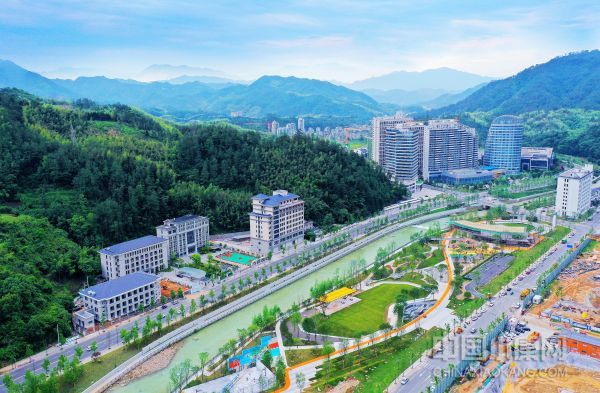 說明: https://boot-img.xuexi.cn/image/1006/process/45c1d55e5ce34355b586bb19e0ee6ba6.jpg